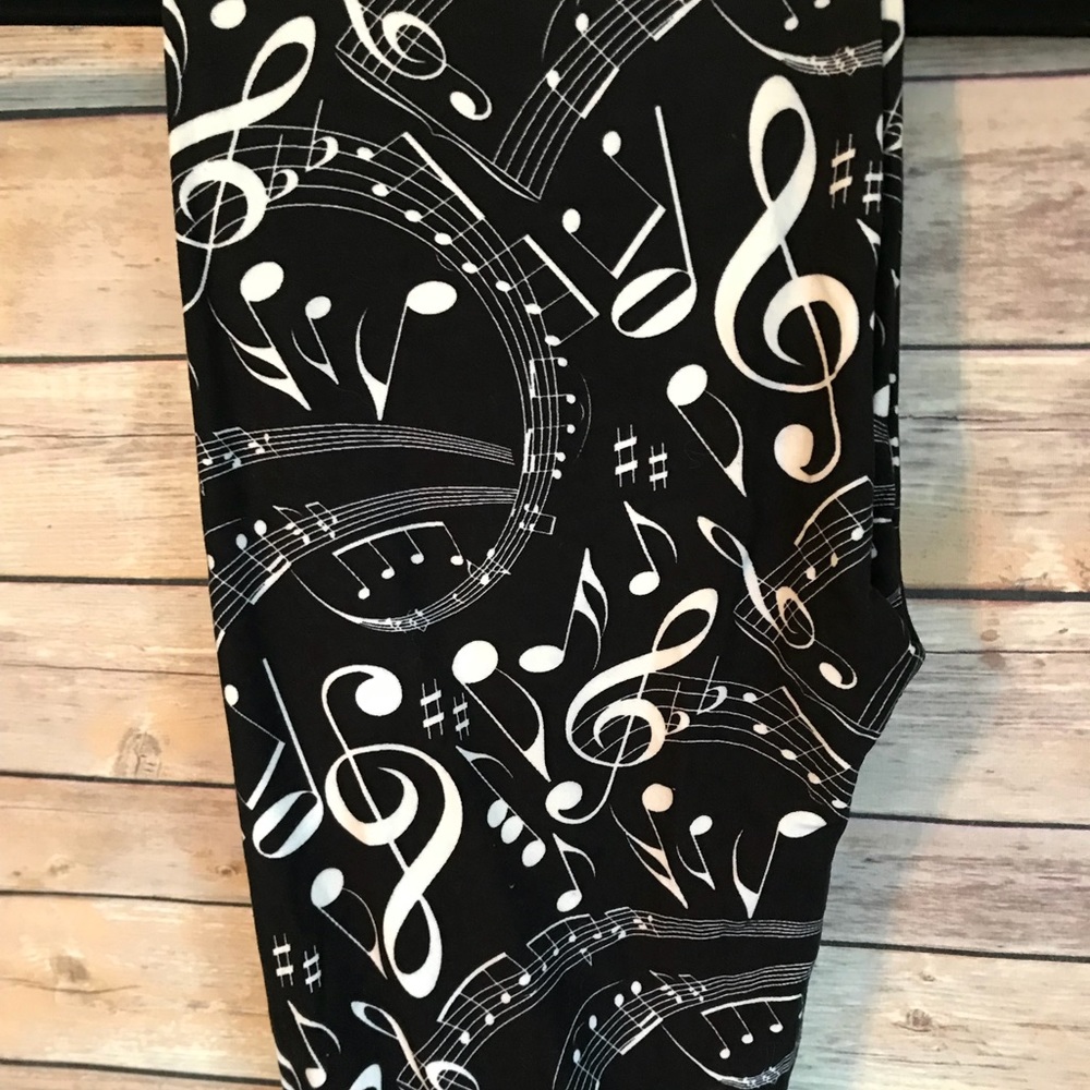 Black and white music note leggings OS
